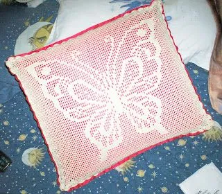 Almohadón Mariposa - Almohadón tejido crochet - 50x50 cms.