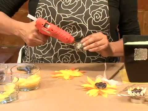 Cómo hacer un arreglo de girasoles de tela con chocolates - YouTube
