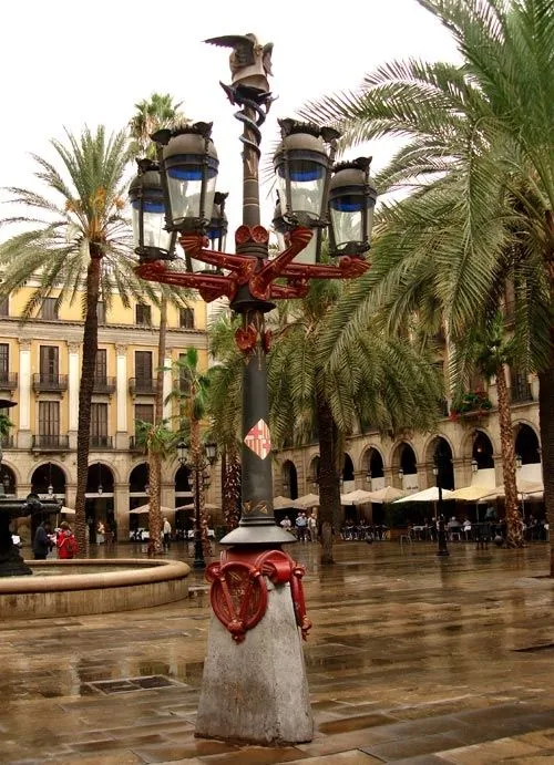  ... / Artes Decorativas / Faroles de la Plaza Real -dibujo de Gaudi