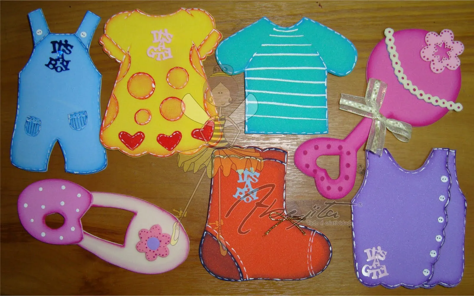 Recuerdos para baby shower, disponibles en varios colores y diseños.