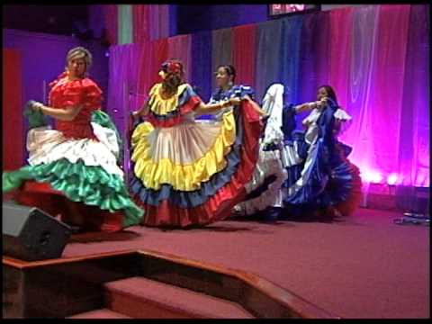 Baile De Trajes Tipicos - YouTube