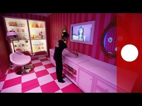 Barbie: Boicot y polémica en la casa de muñecas - YouTube