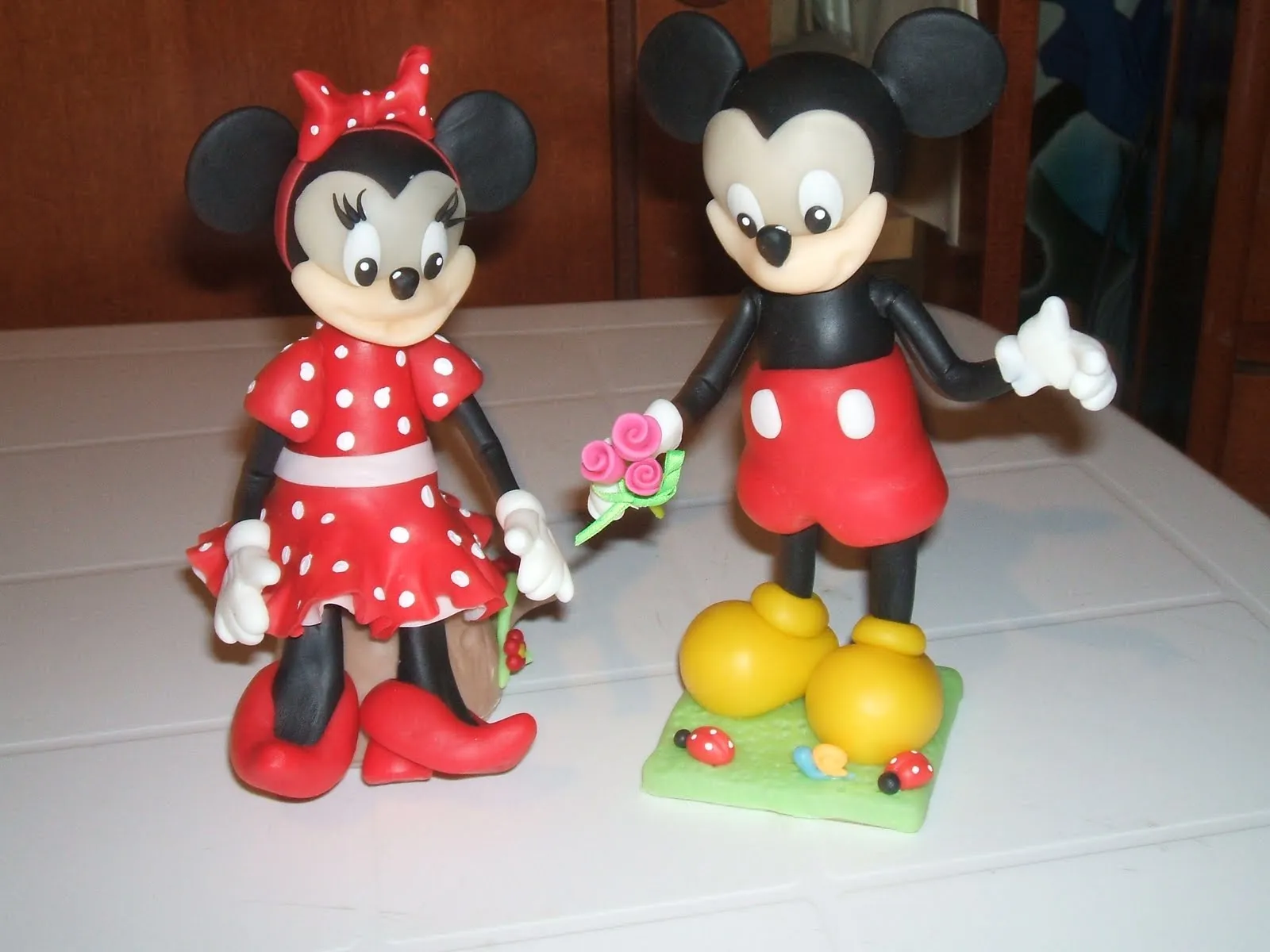 Como hacer souvenirs de Mickey Mouse en porcelana fría - Imagui