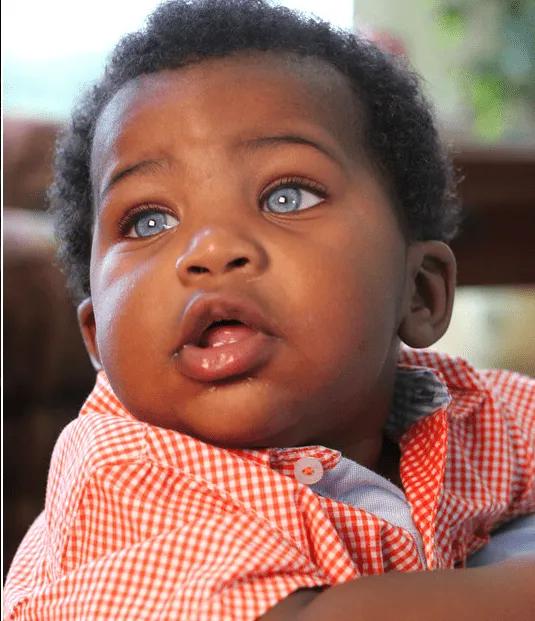 Bebê negro de olhos azuis « Brasil Universo Digital