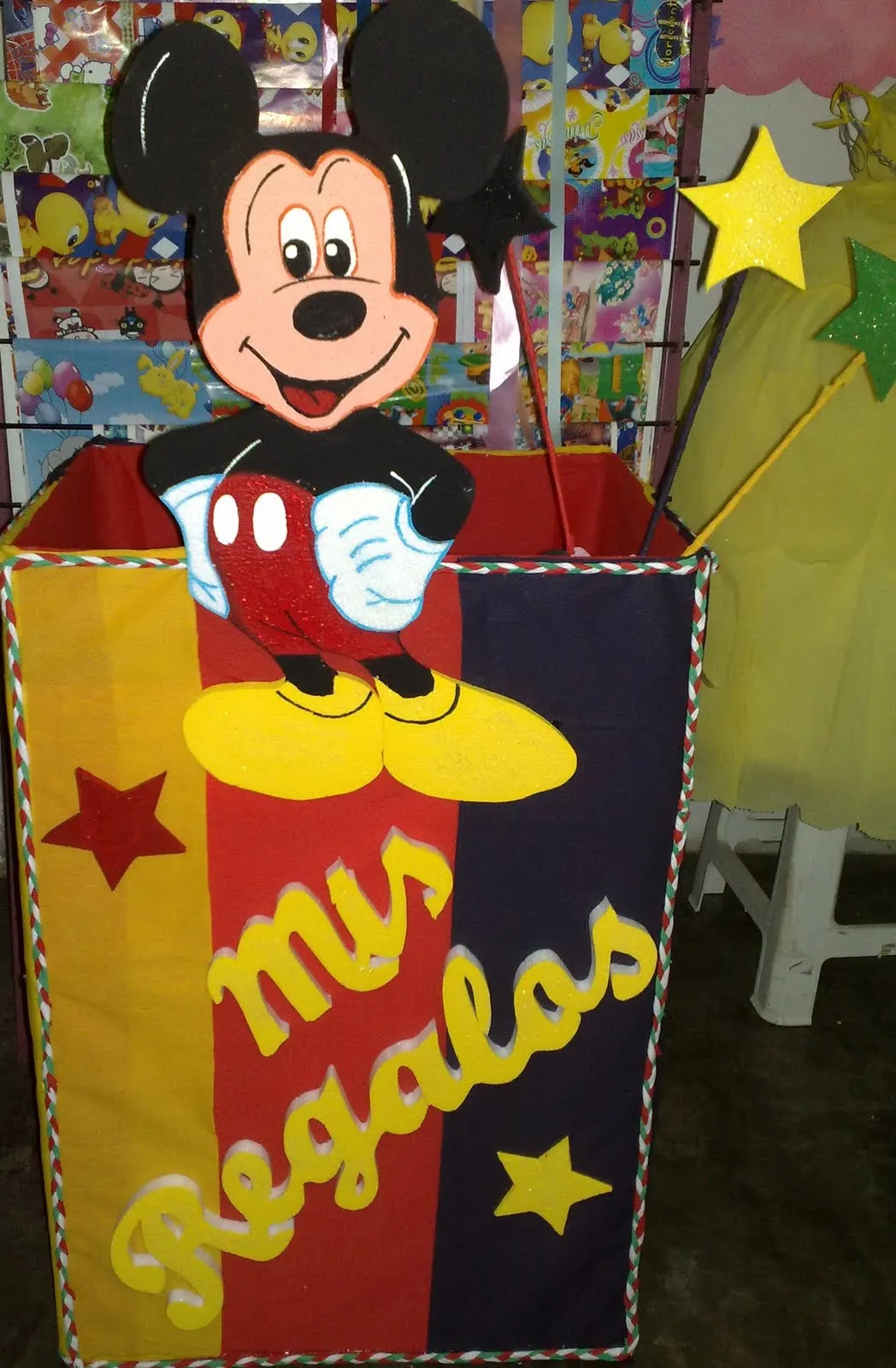 Caja De Regalos Para Fiestas Infantiles De Minnie Wallpapers | Real ...
