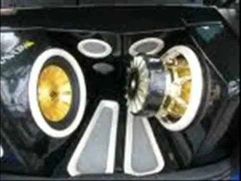carros con sonidos lo mejor de 2010 xd jajajajaja - YouTube