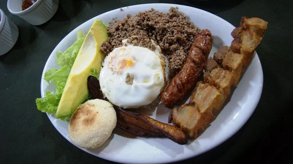 Conoce 7 comidas típicas de Colombia | Blog BuscoUnViaje