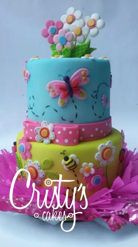 Cristy's Cakes: De flores, abejas, coquitos y mariposas