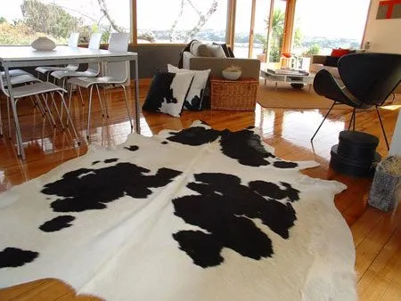 Decoración con alfombras de piel de vaca | Alfombras - Decora Ilumina