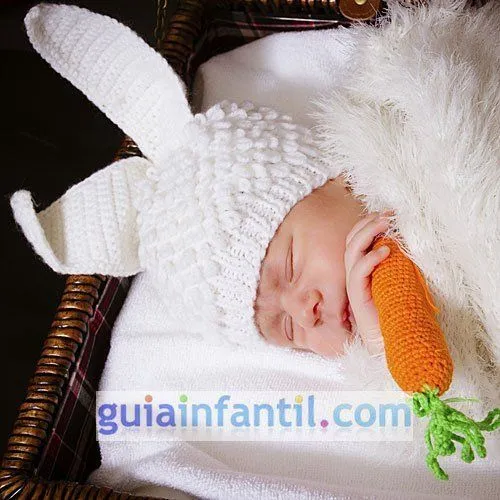 Disfraz de conejo hecho de punto para bebés - Disfraces hechos de ...
