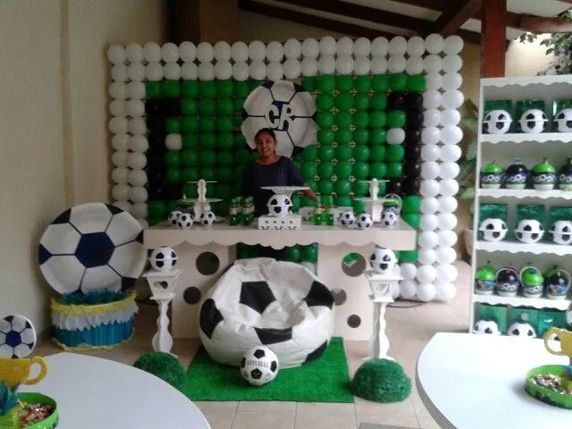 Cumpleaños de Ciro Rafael con la tematica de futbol...salio ...