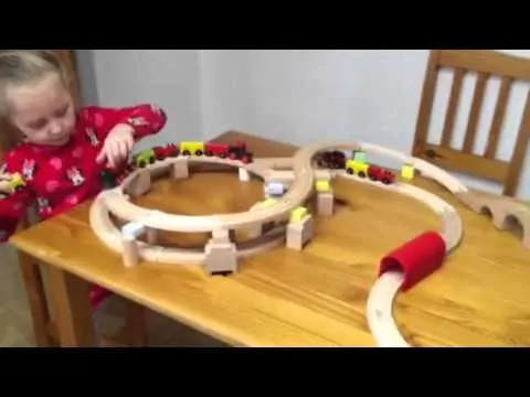 Mas formas de la pista de tren de IKEA y sus locomotoras - YouTube