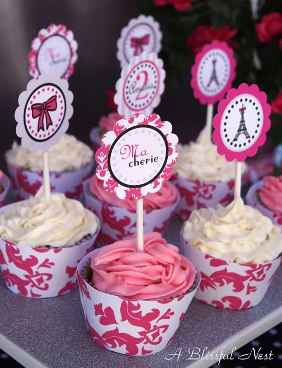 french-damask-cupcake-wrappers-toppers | Sweet Boutique