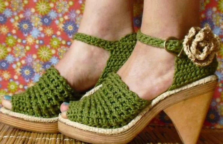 Ganchillo y dos Agujas: sandalias en crochet