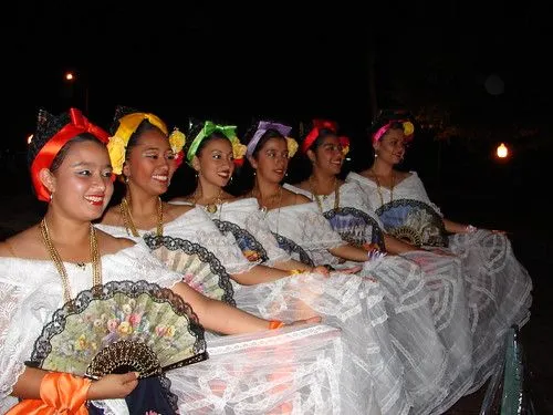 Grupo Folklorico Jarocho - Mujeres Jarochas - a photo on Flickriver