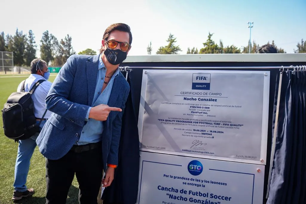 Inaugura León la primera cancha de futbol sintética con certificación FIFA  Quality en México - Comude León