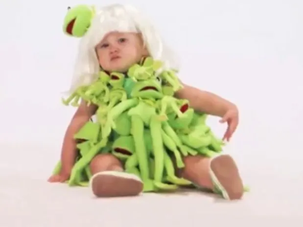 Bebés vestidos con ranas - Imagui