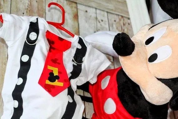 Mickey Mouse Birthday Tie and Suspenders por shopantsypants en Etsy