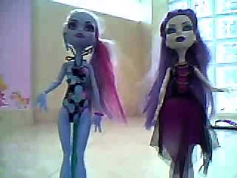 Muñecas diabólicas - YouTube