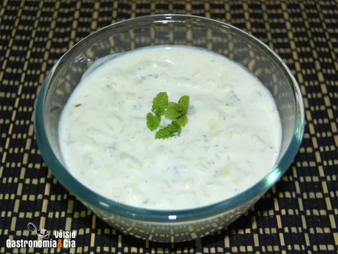 Receta de Salsa de yogur y pepino Tzatziki, Cacik, Tarator, Djadjik…