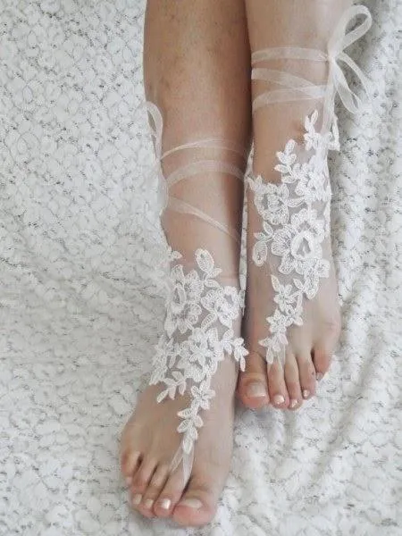 Sandalias y adornos para los pies de la novia - Paperblog