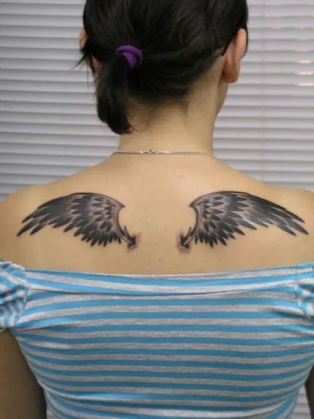 Tatuajes de alas de angel pequenas - Imagui