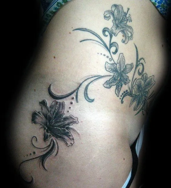 Tatuaje flores Pupa Tattoo Granada | Flickr - Photo Sharing!