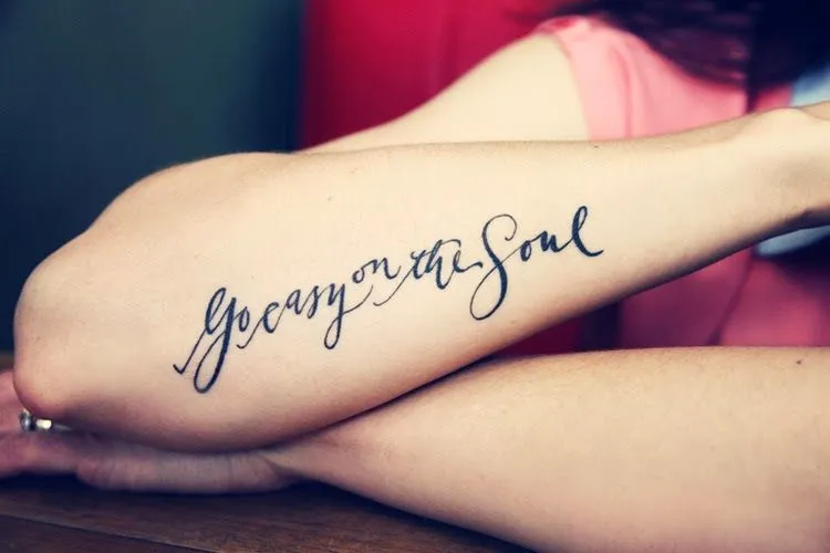 P E T R O N I A L O C U T A