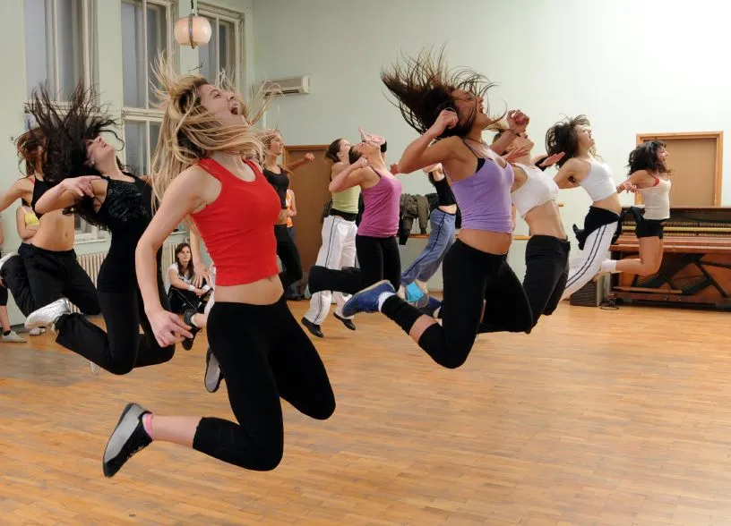 10 beneficios del zumba | Enforma180