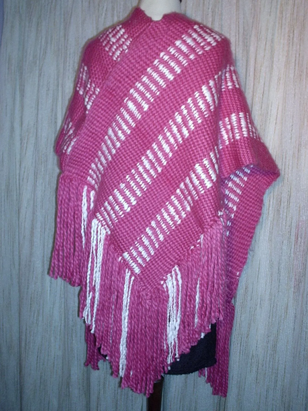 14-PONCHO MECHA DE LANA A RAYAS -ESPALDA- $ 300.00 ...