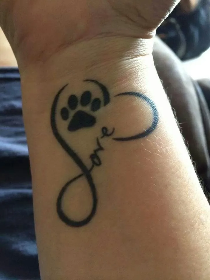 17 mejores ideas sobre Huellas De Perro Tattoo en Pinterest ...