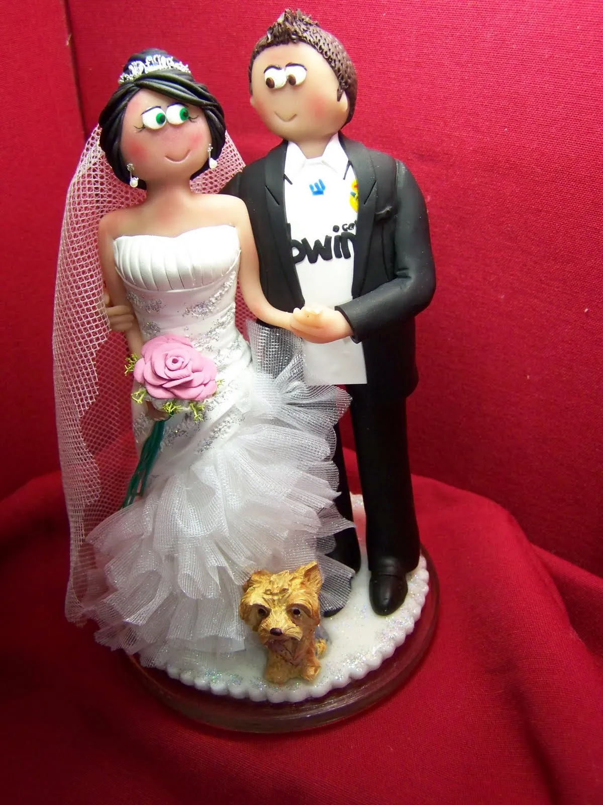 ... 18cm Art.1 "Pareja de Novios + Mascota" para Tarta de Bodas