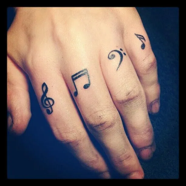 Tatuaje de notas musicales. | Tattoo | Pinterest