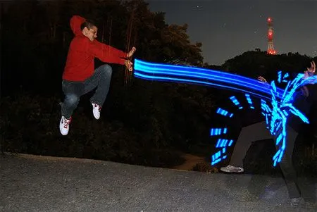 20 Beautiful Examples of Light Graffiti