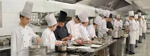 25 años formando a cocineros en la Escuela de Hotelería Joviat