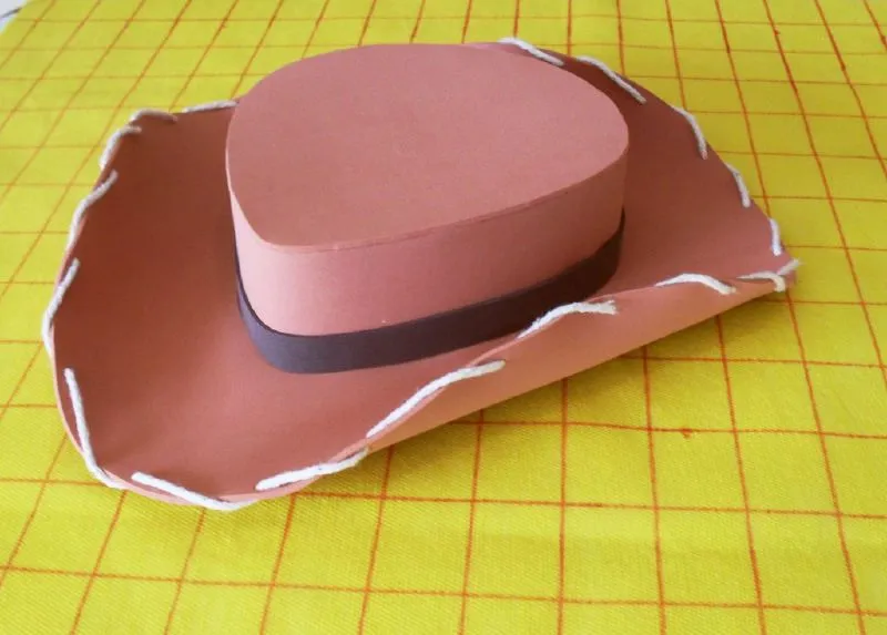 404 Not Found | Sombreros de goma eva, Sombreros para fiestas, Trajes de  toy story