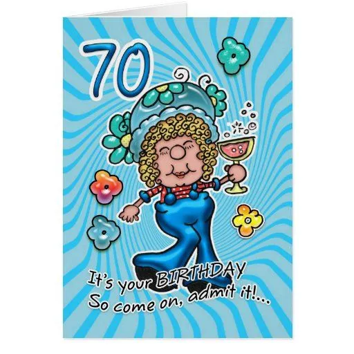 70.o Tarjeta de cumpleaños - señora With Glass Of de Zazzle.