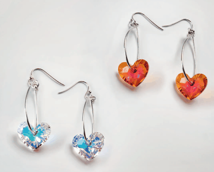 Abalorios: Pendientes con corazones de cristal