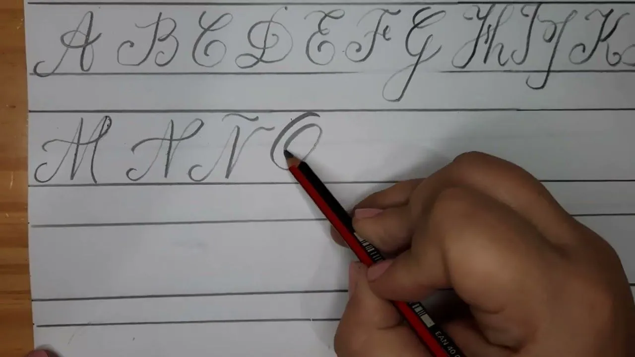 ABECEDARIO MAYÚSCULAS- Letra cursiva - YouTube