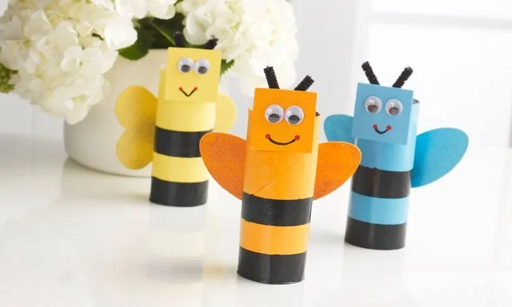 Abejas hechas con rollos de papel. | Manualidades con rollos de ...