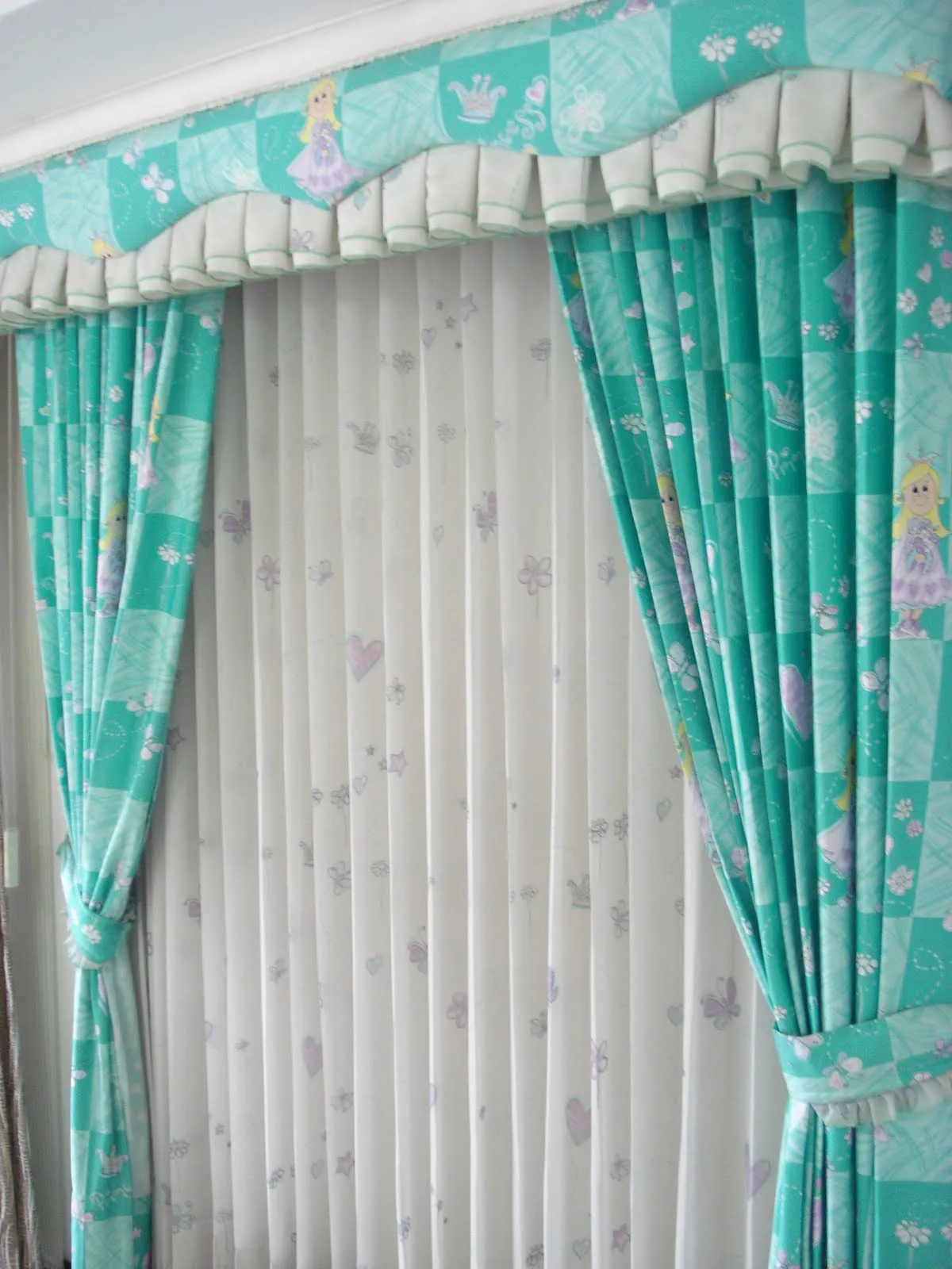 ACCESORIOS PARA EL HOGAR ZAJEMA: Cortinas Infantiles