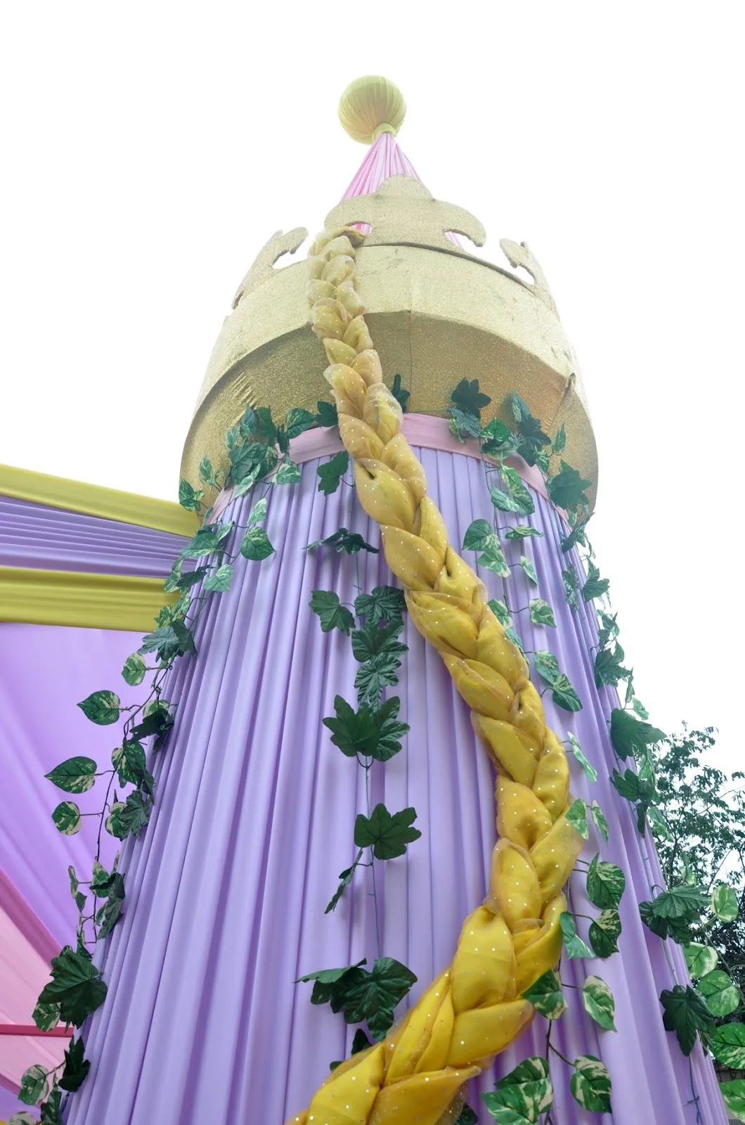 Acuarela: Fiesta Rapunzel de Enredados (Festa Rapunzel de Enrolados)