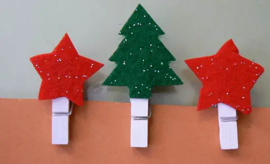 Adornos de navidad con pinzas de madera - Manualidades Infantiles