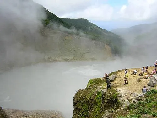 Aguas termales y el Boiling Lake en Dominica