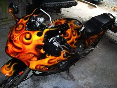 Airbrush: Moto Flamas