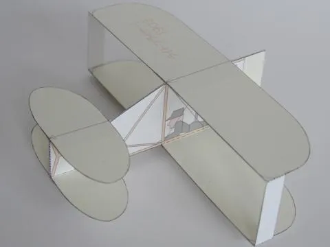 Alas de Papel | Flyer 1 Avión de cartón