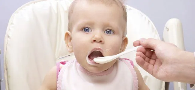 Alimentación infantil. Carne para bebés de 7 a 12 meses.