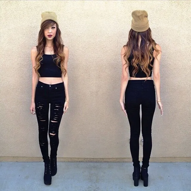 All black outfit and a beige beanie | Fashion | Pinterest