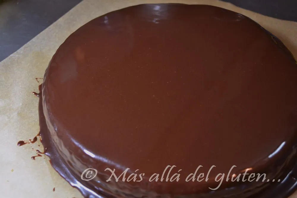 Más allá del gluten...: Torta de Cumpleaños Sencilla con Cubierta ...