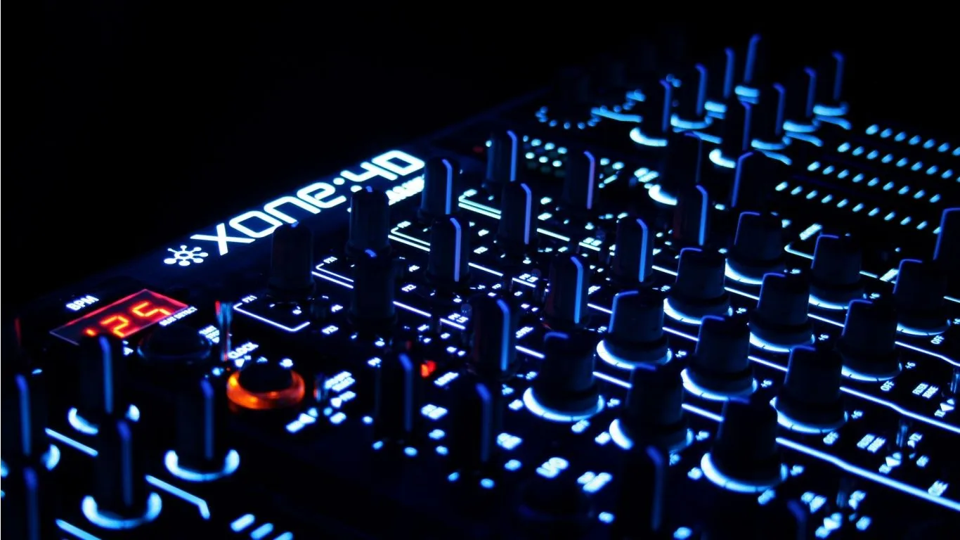  ... Allen & Heath xone 4d UNIV DJ USB CONTROLLER/MIXER at work wallpaper